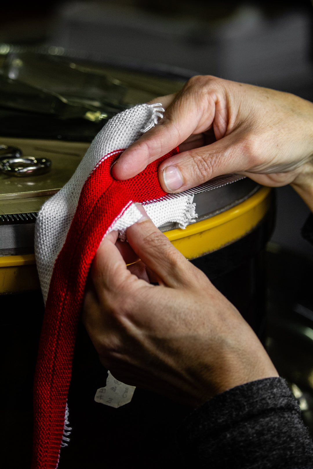 Dal filato al capo finito: il viaggio di un maglione Lanaioli