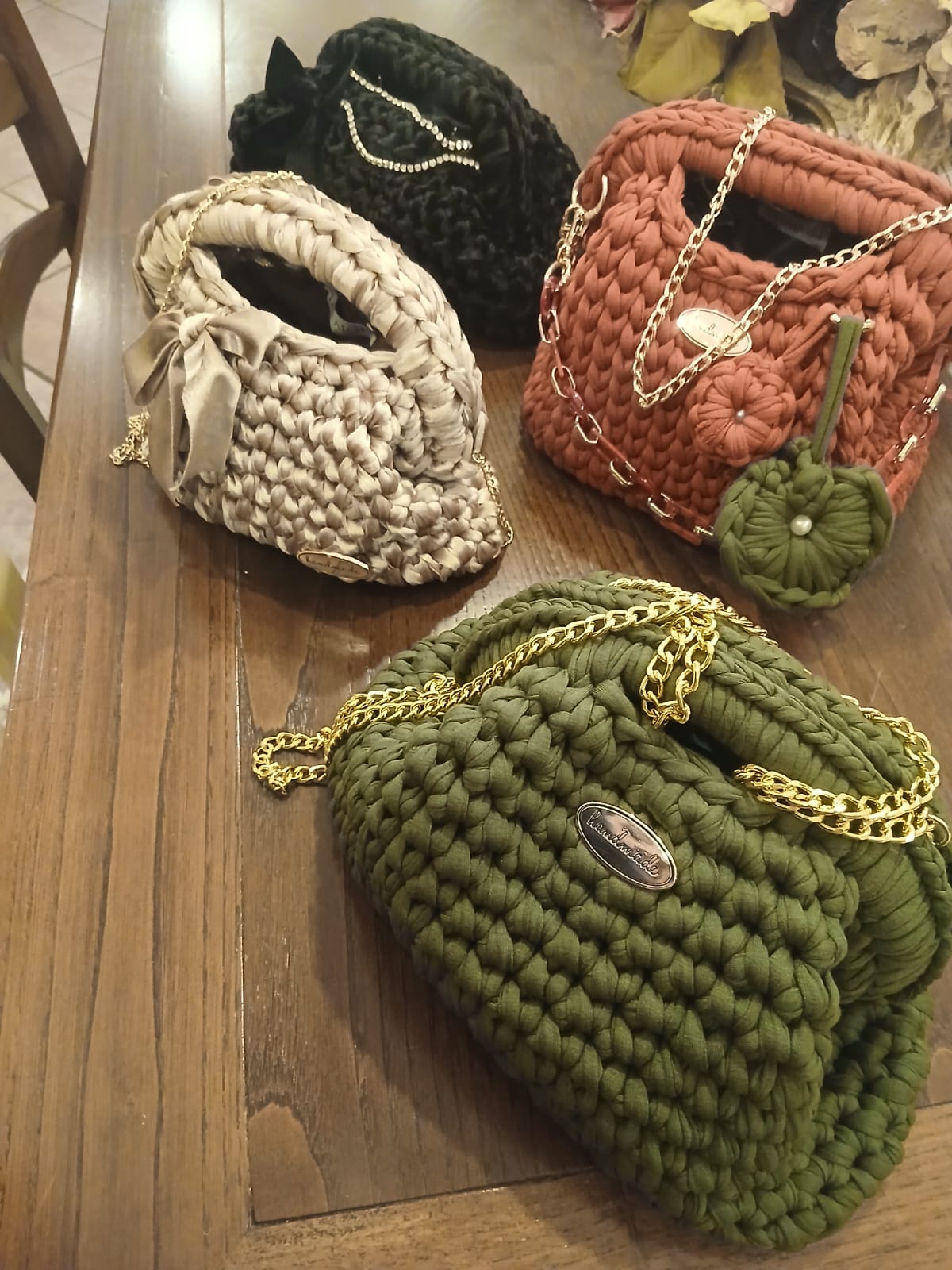 Borse artigianali Lanaioli: eleganza sostenibile intrecciata a mano