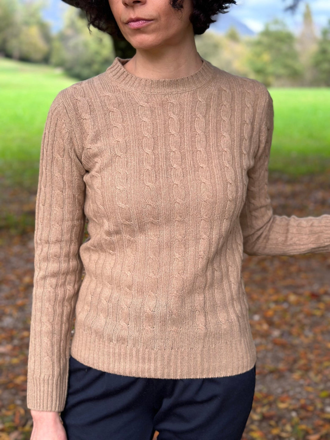 Come Indossare il Cashmere e la Lana in Inverno: Stile e Comfort - Lanaioli Maglieria Filiera Corta Sostenibile & Filati Naturali