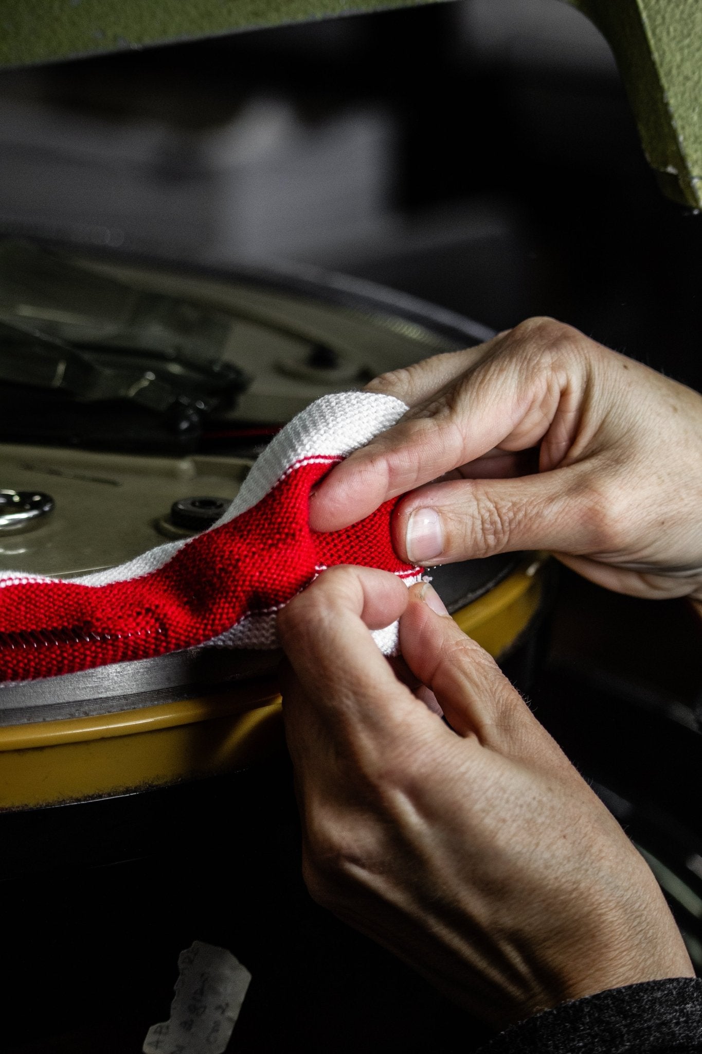 Gli Artigiani Lanaioli: il laboratorio di Maria Grazia - Lanaioli Maglieria Filiera Corta Sostenibile & Filati Naturali