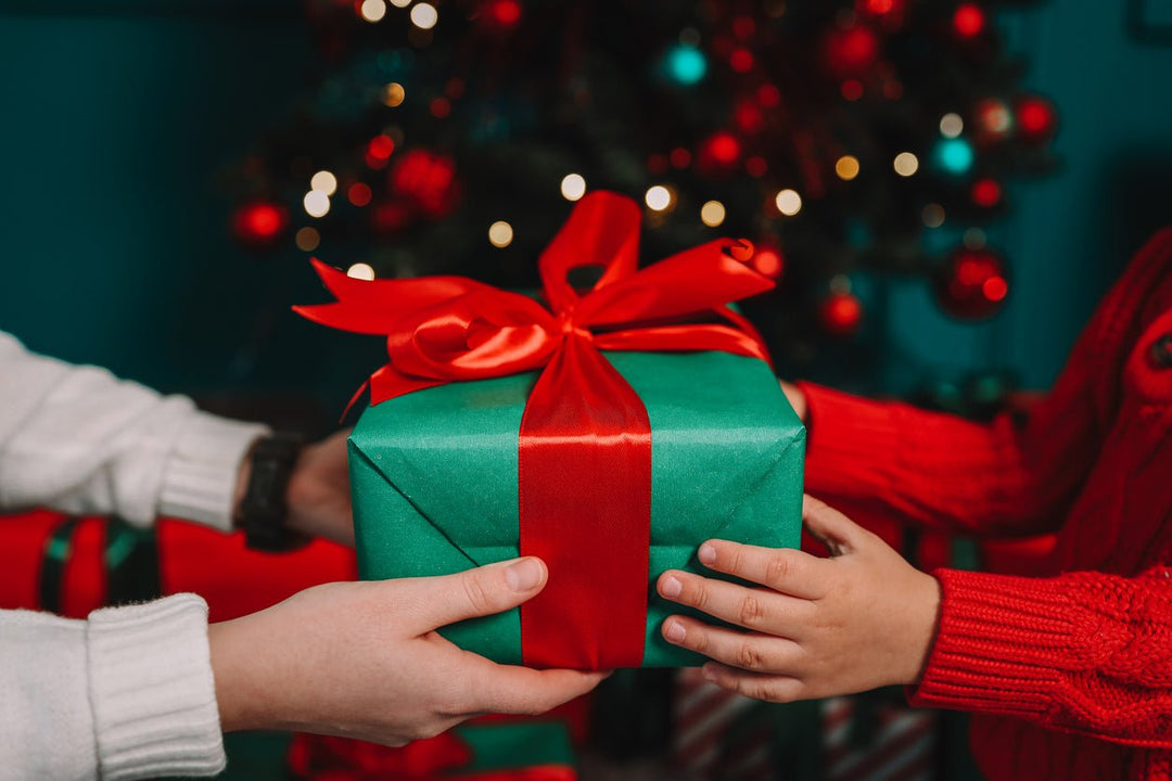 I 5 migliori regali in cashmere per Natale - Lanaioli Maglieria Filiera Corta Sostenibile & Filati Naturali