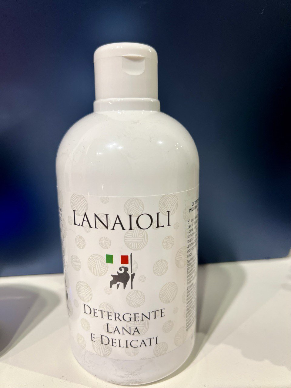 Qual è il miglior detersivo per capi delicati? - Lanaioli Maglieria Filiera Corta Sostenibile & Filati Naturali