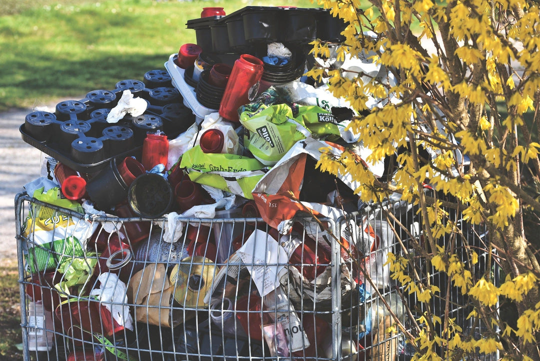 Quanti vestiti compra (e butta) un italiano ogni anno? I numeri della fast fashion - Lanaioli Maglieria Filiera Corta Sostenibile & Filati Naturali