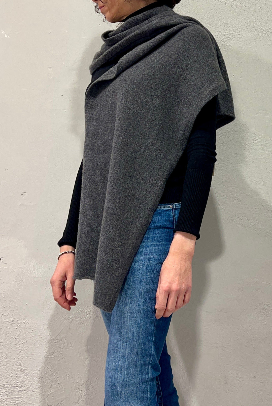 Women's shaved regenerated cashmere scarf