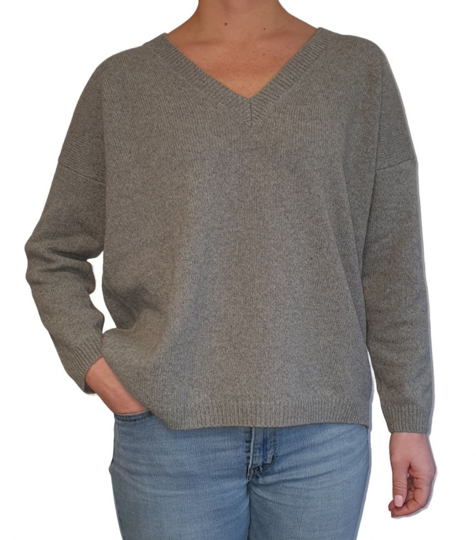 Women's Oversized V-Neck Regenerated Cashmere Sweater