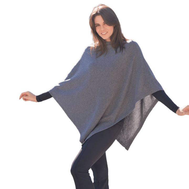 Mantella asimmetrica donna in lana merino extrafine cashmere e seta - Lanaioli Maglieria Filiera Corta Sostenibile & Filati Naturali