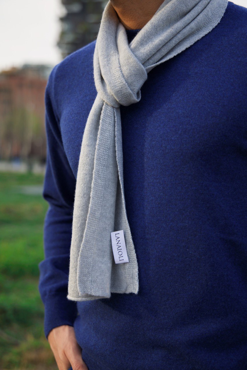 Men's cashmere scarf and sweater set